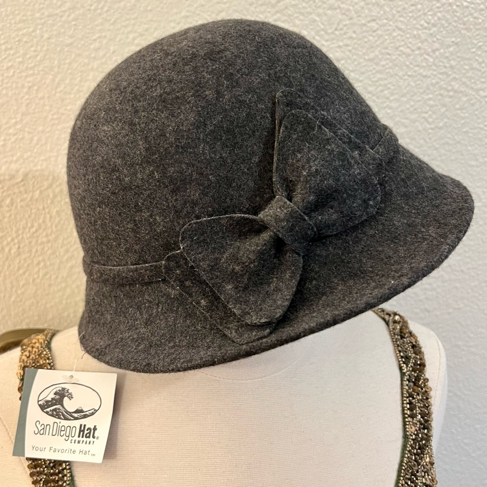 Women's Side Bow Cloche San Diego Hat Co. Charcoal Gray 100% Wool Winter Hat O/S